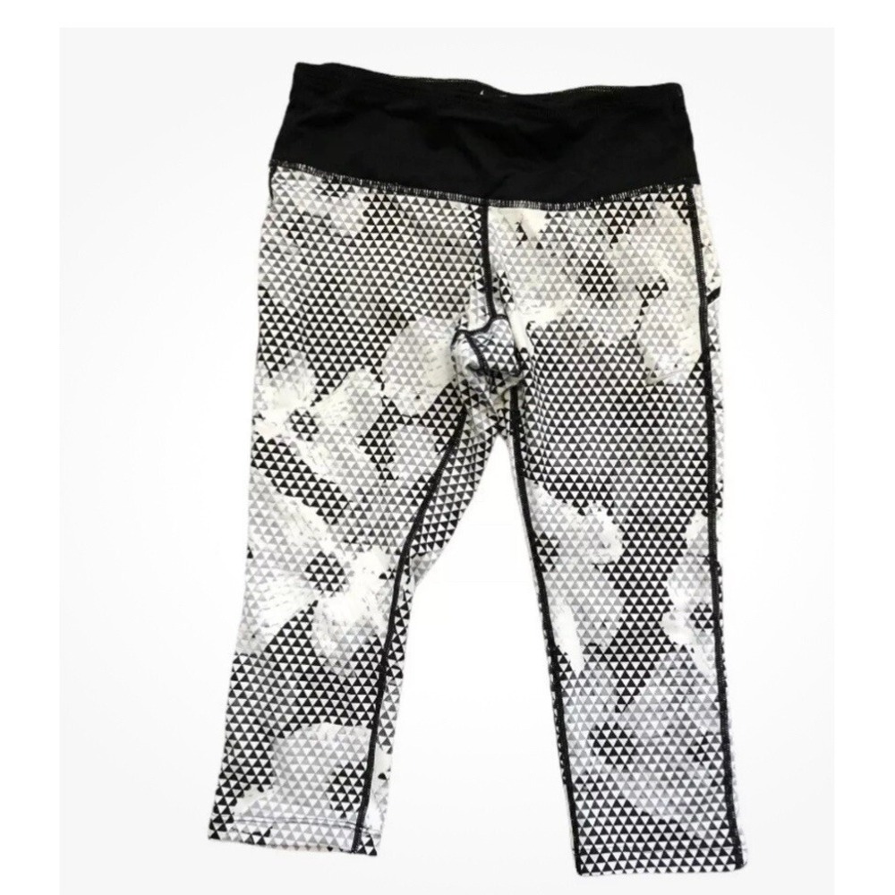 NIKE Sz XS DRI-FIT‎ FLORAL CAPRIS LEGGINGS